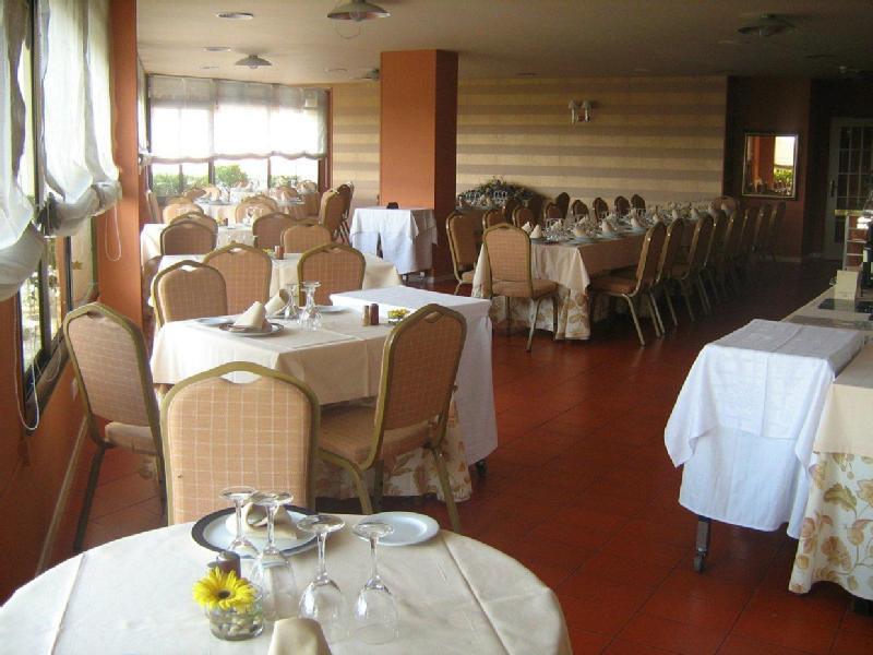 Hotel Santiago Apóstol Castrofeito Exterior foto